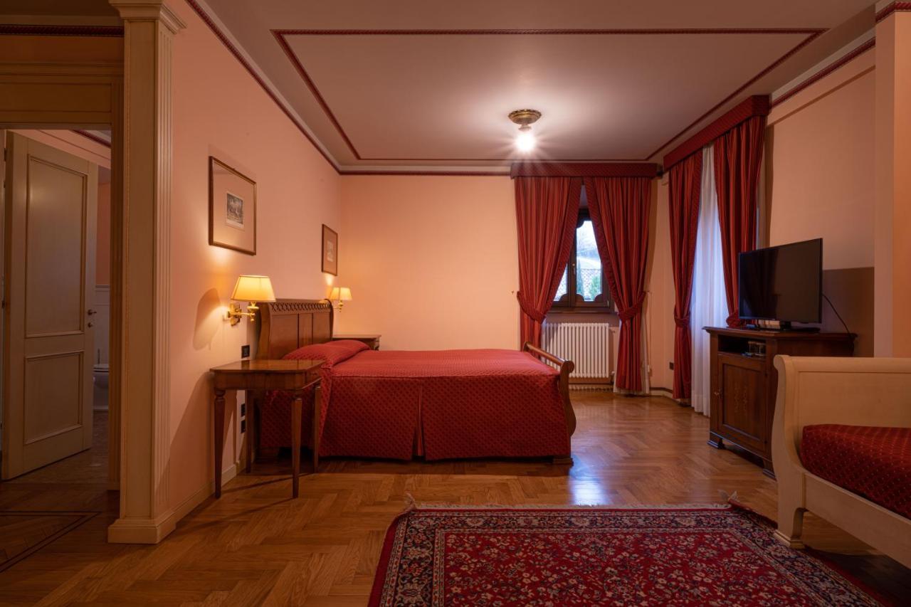Marchese Del Grillo Hotel Фабриано Екстериор снимка