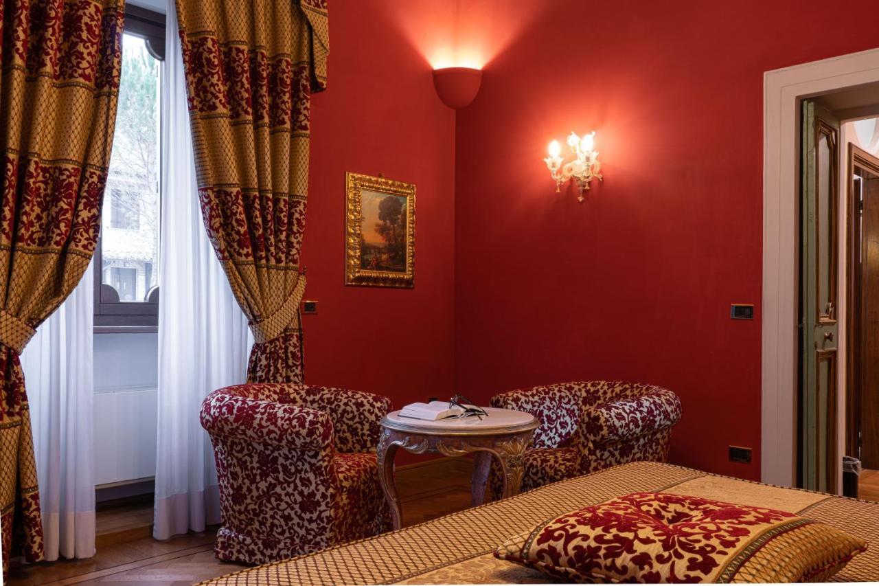 Marchese Del Grillo Hotel Фабриано Екстериор снимка