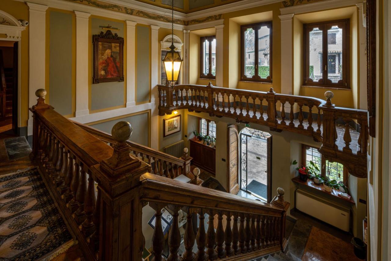 Marchese Del Grillo Hotel Фабриано Екстериор снимка