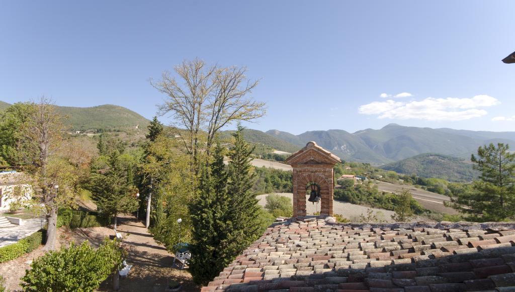 Marchese Del Grillo Hotel Фабриано Екстериор снимка
