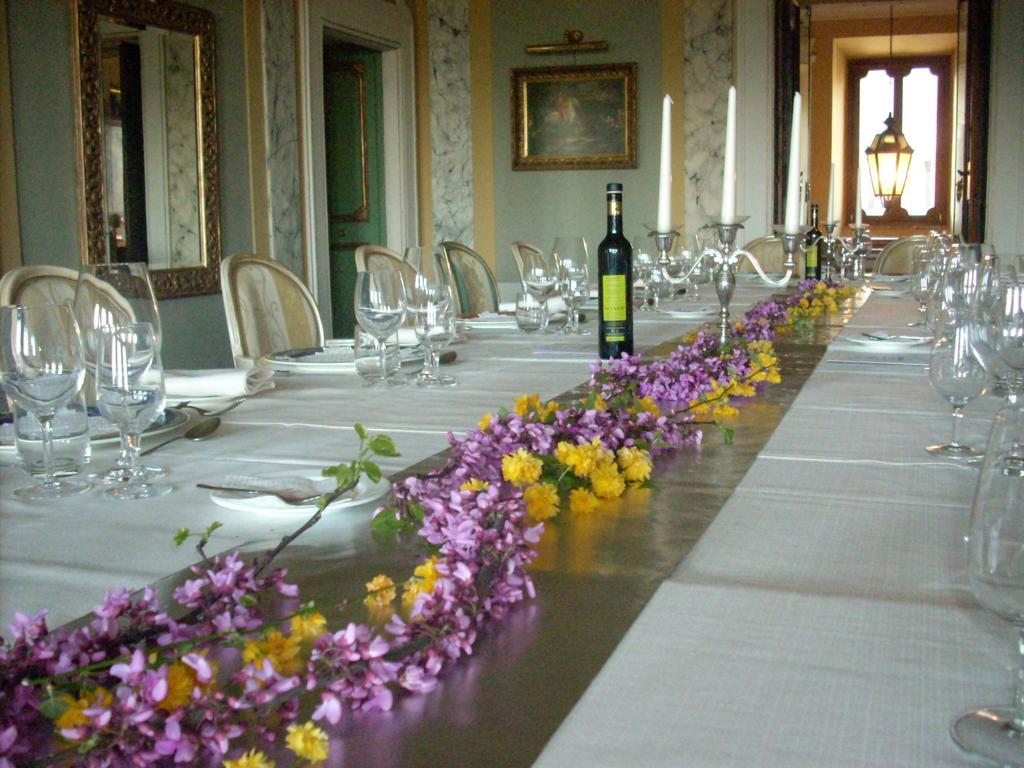 Marchese Del Grillo Hotel Фабриано Екстериор снимка