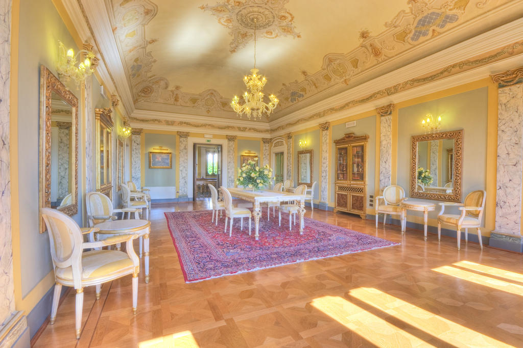 Marchese Del Grillo Hotel Фабриано Екстериор снимка