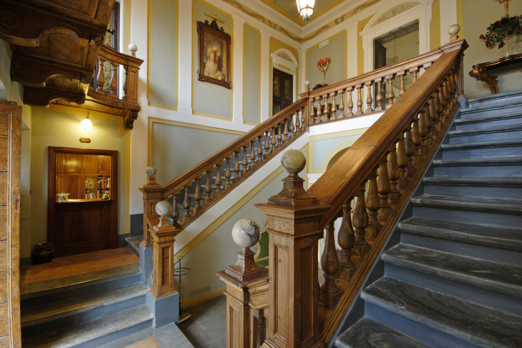 Marchese Del Grillo Hotel Фабриано Екстериор снимка