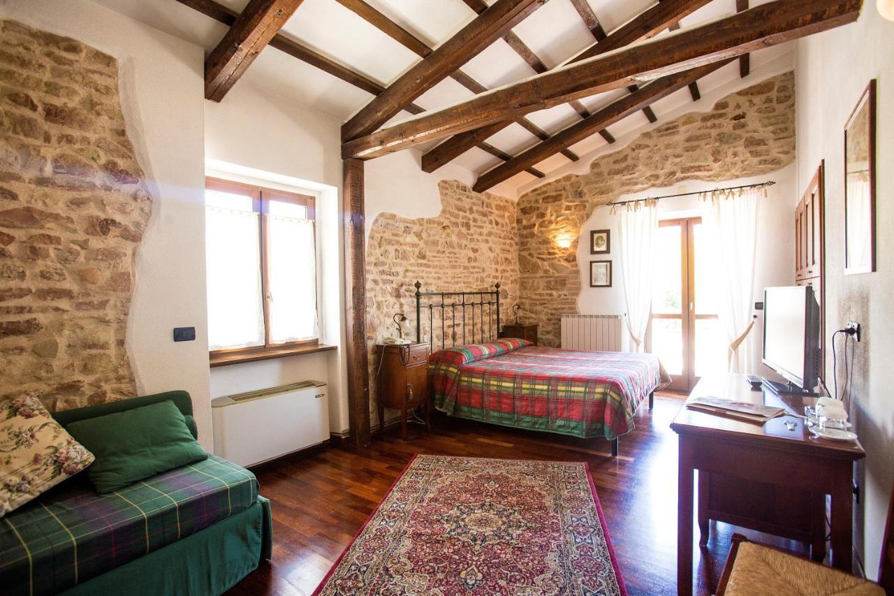 Marchese Del Grillo Hotel Фабриано Екстериор снимка
